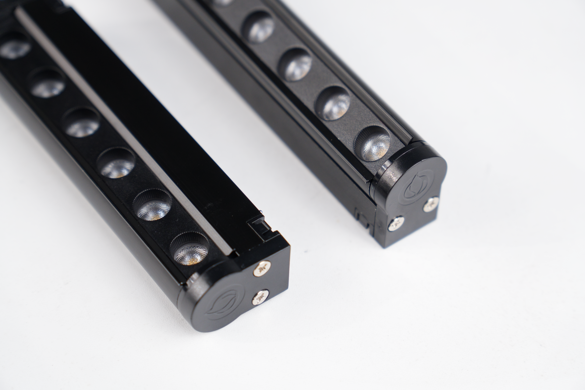 10 Series Magnetic Grille Light with Rotatable Illumination Angle